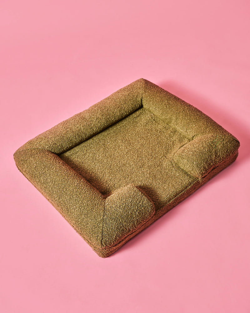 Fred Boucle Dog Bed